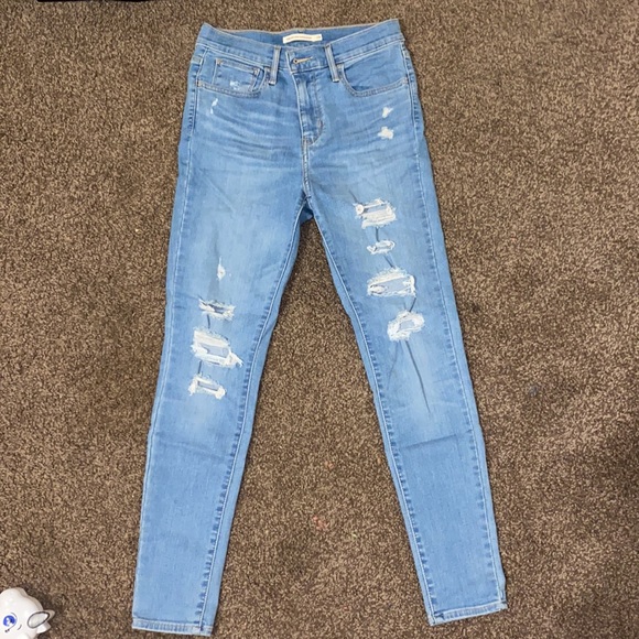 Levis - Picture 3 of 4